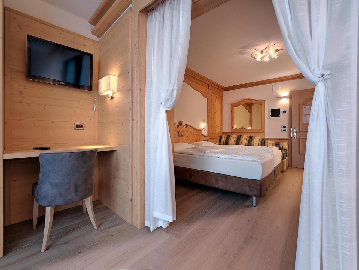 Hotel Madonna Delle Nevi Folgarida Eksteriør bilde